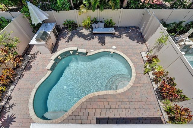 1115 NE 14th Ave, Fort Lauderdale, FL 33304