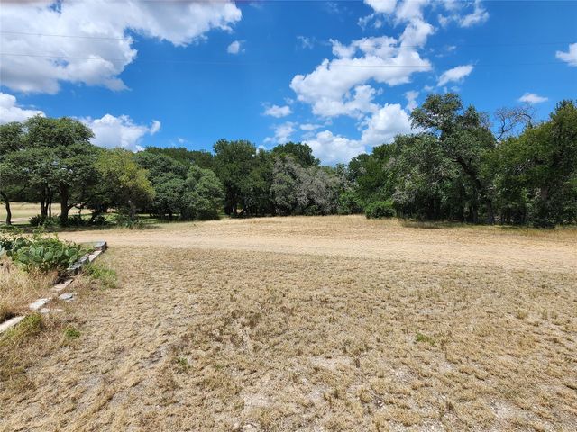 500 Spring Creek RD, Florence, TX 76527