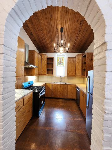 500 Spring Creek RD, Florence, TX 76527