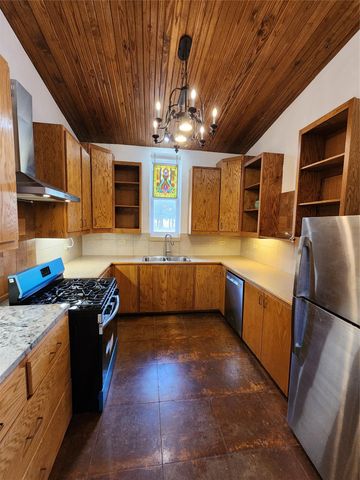 500 Spring Creek RD, Florence, TX 76527