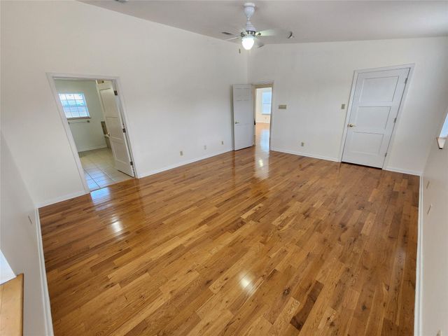 500 Spring Creek RD, Florence, TX 76527