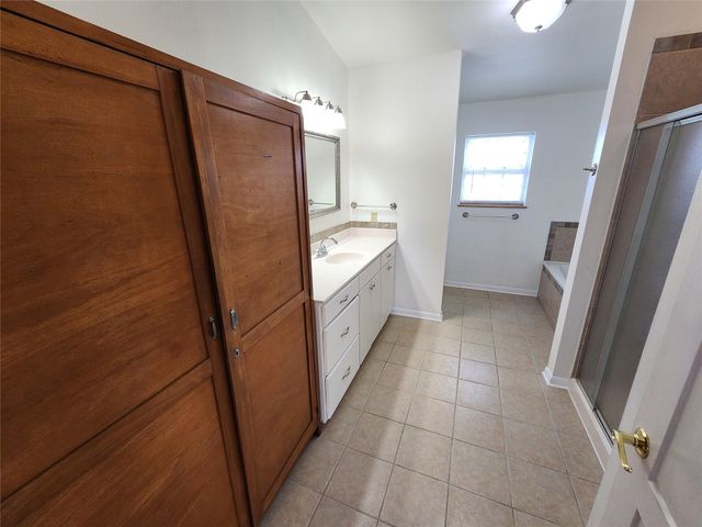 500 Spring Creek RD, Florence, TX 76527