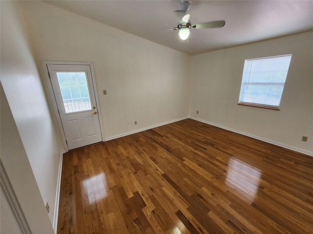 500 Spring Creek RD, Florence, TX 76527