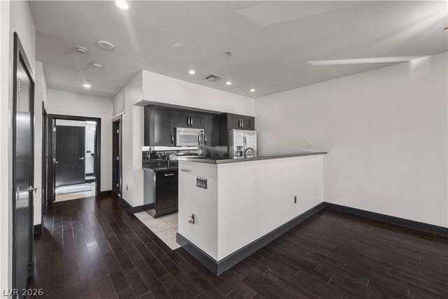 4565 Dean Martin Drive 102, Las Vegas, NV 89103