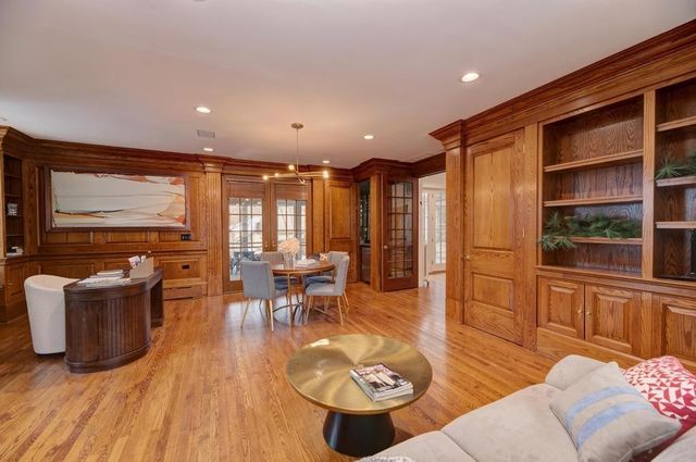1499 Sheridan Road, Highland Park, IL 60035