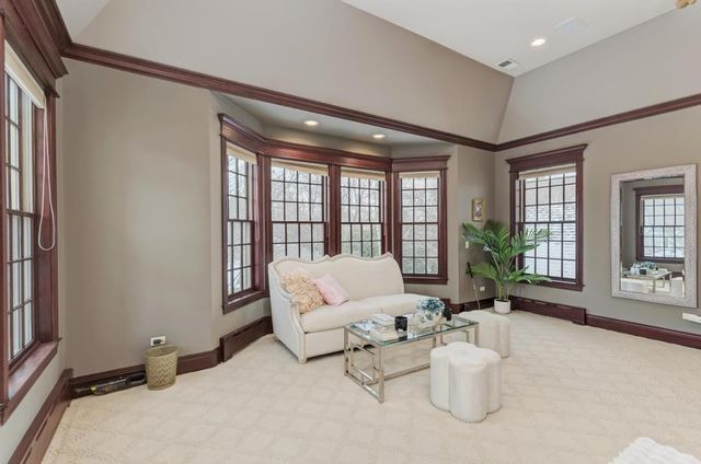 1499 Sheridan Road, Highland Park, IL 60035