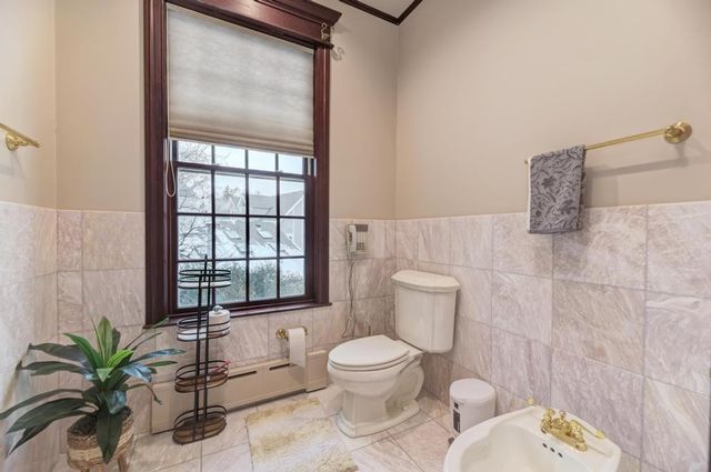 1499 Sheridan Road, Highland Park, IL 60035
