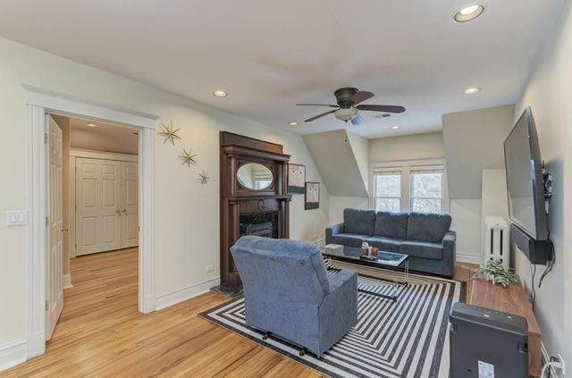 1499 Sheridan Road, Highland Park, IL 60035