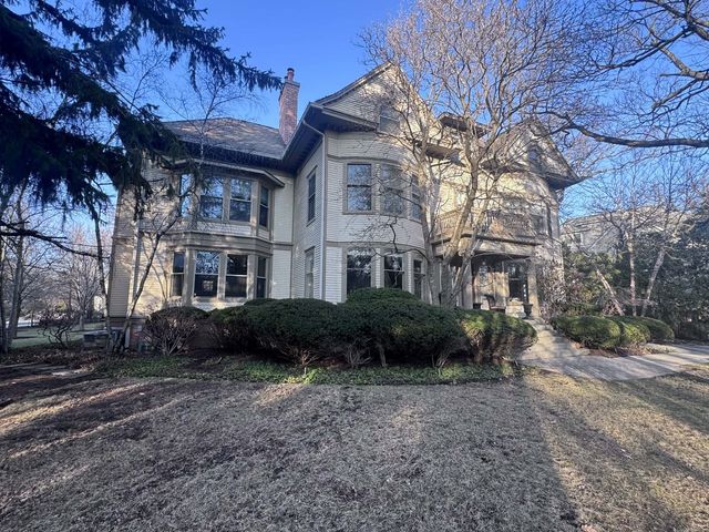 1499 Sheridan Road, Highland Park, IL 60035