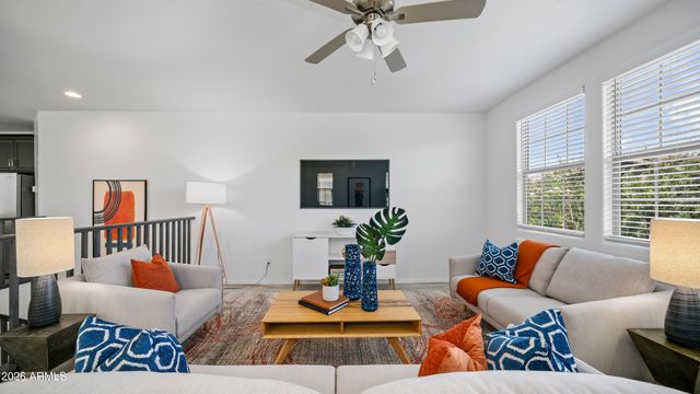 1686 E CHELSEA Lane, Gilbert, AZ 85295