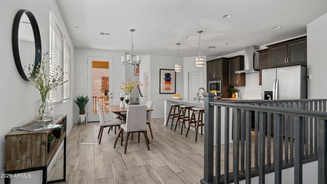 1686 E CHELSEA Lane, Gilbert, AZ 85295