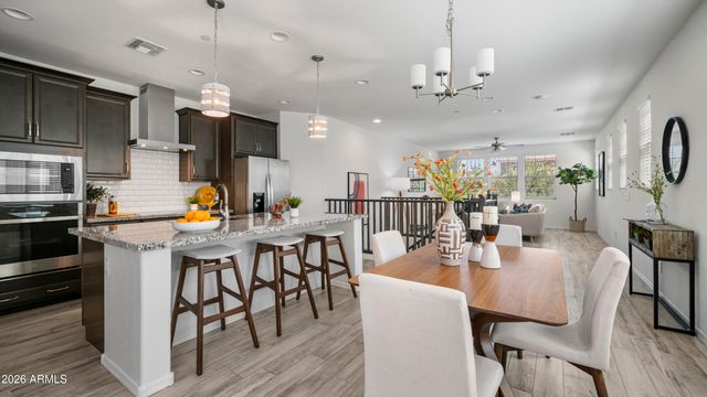 1686 E CHELSEA Lane, Gilbert, AZ 85295