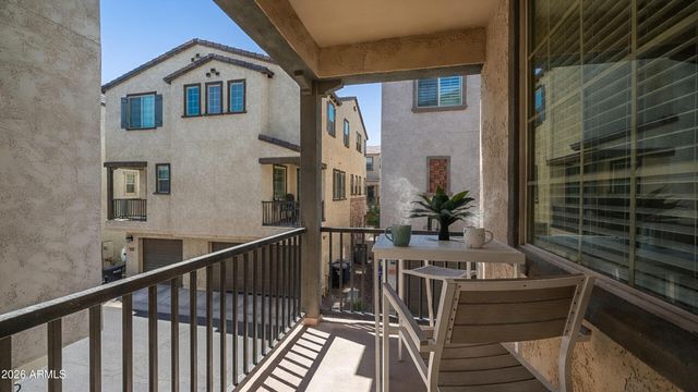 1686 E CHELSEA Lane, Gilbert, AZ 85295