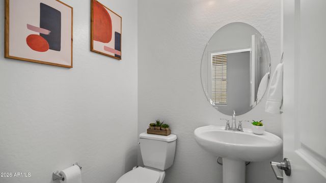 1686 E CHELSEA Lane, Gilbert, AZ 85295
