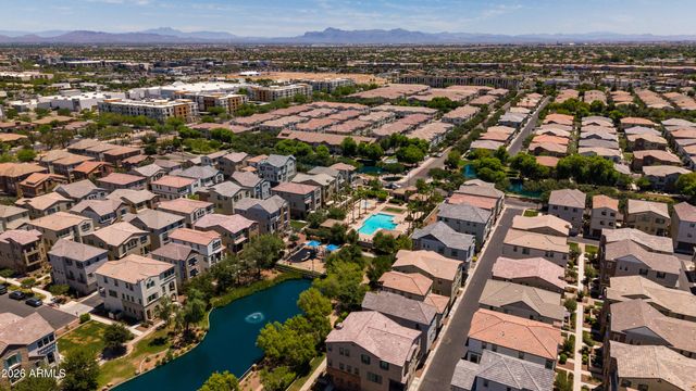 1686 E CHELSEA Lane, Gilbert, AZ 85295
