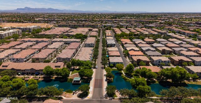 1686 E CHELSEA Lane, Gilbert, AZ 85295
