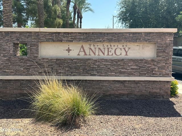 1686 E CHELSEA Lane, Gilbert, AZ 85295