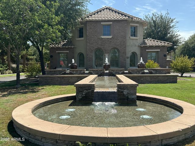 1686 E CHELSEA Lane, Gilbert, AZ 85295
