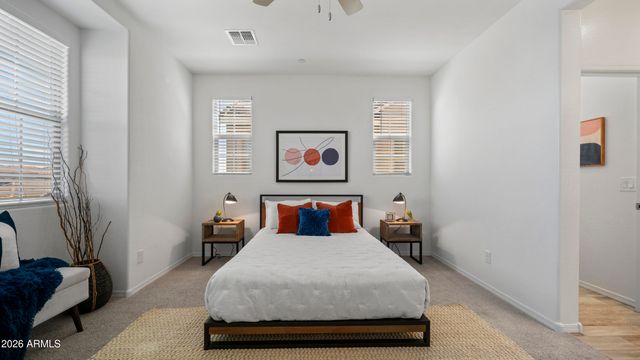 1686 E CHELSEA Lane, Gilbert, AZ 85295
