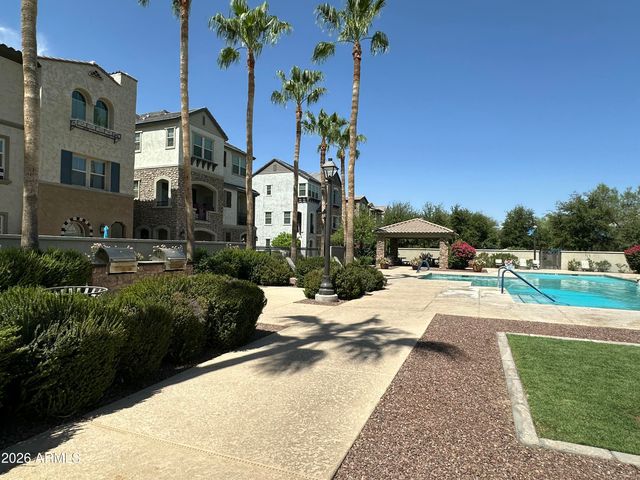 1686 E CHELSEA Lane, Gilbert, AZ 85295
