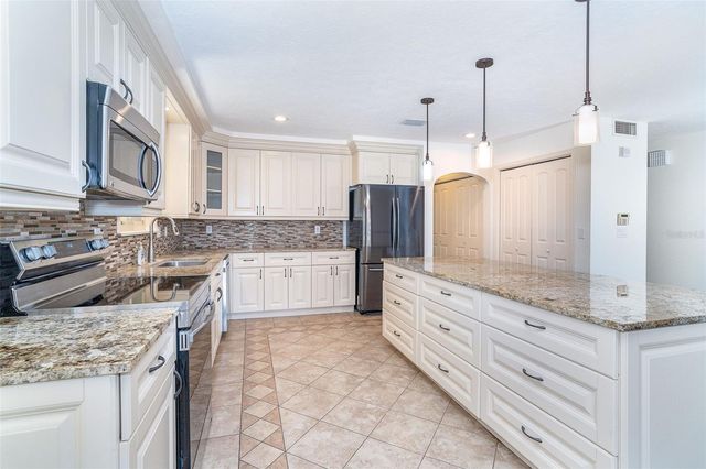 222 HIGH POINT DRIVE, Venice, FL 34292