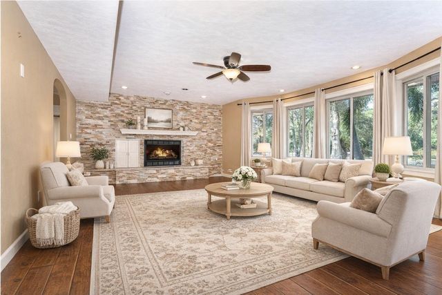 222 HIGH POINT DRIVE, Venice, FL 34292