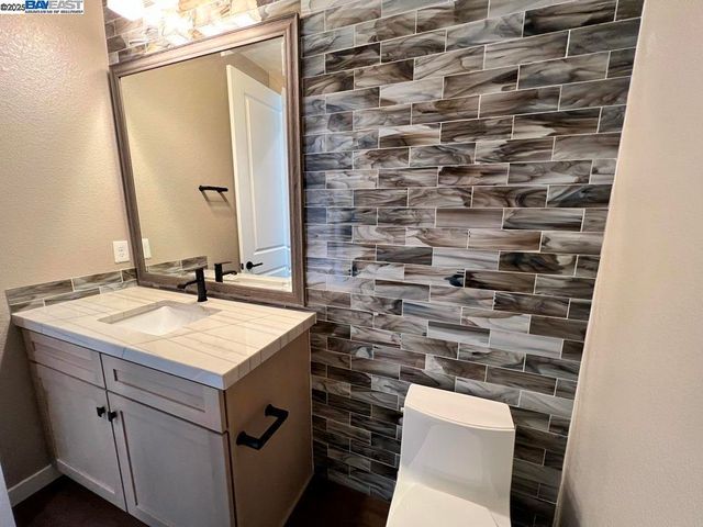 3125 Delta Coves Dr, Bethel Island, CA 94511