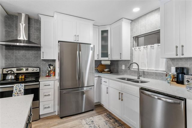 3753 46TH AVENUE S 6, St Petersburg, FL 33711