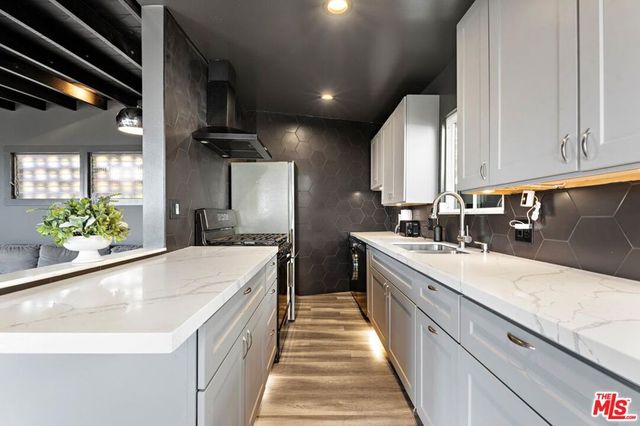 8410 Hollywood Boulevard, Los Angeles, CA 90069