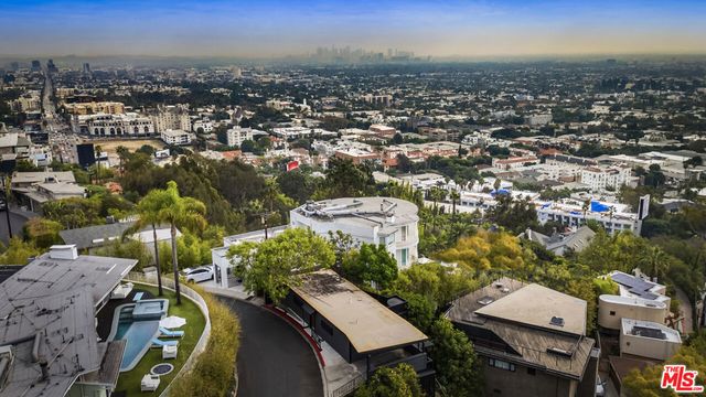 8410 Hollywood Boulevard, Los Angeles, CA 90069