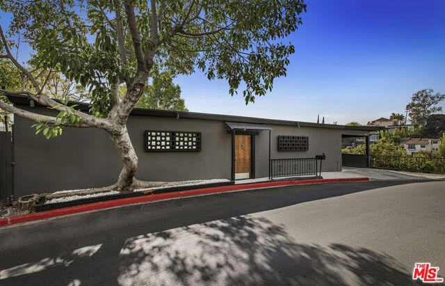 8410 Hollywood Boulevard, Los Angeles, CA 90069