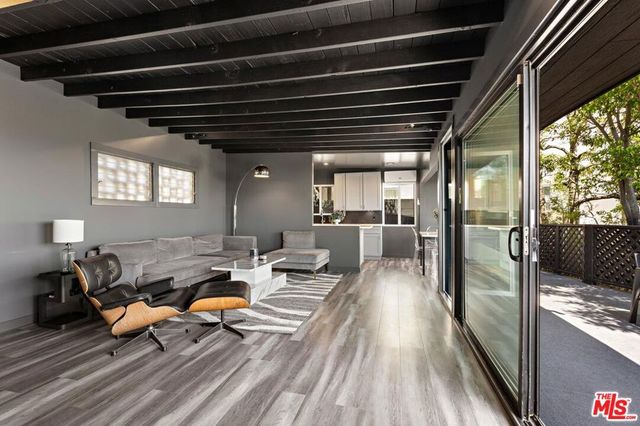 8410 Hollywood Boulevard, Los Angeles, CA 90069