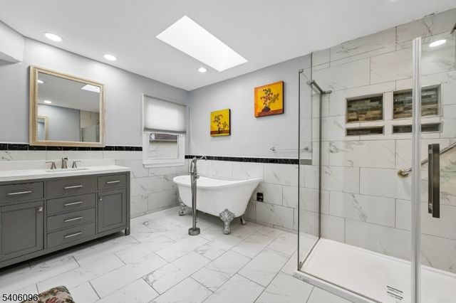 9 Chipwood Lane, North Brunswick Twp., NJ 08902