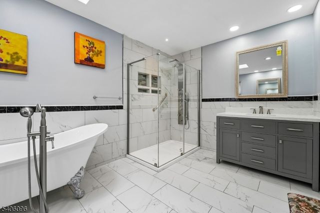 9 Chipwood Lane, North Brunswick Twp., NJ 08902