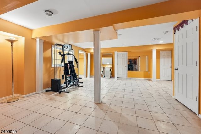 9 Chipwood Lane, North Brunswick Twp., NJ 08902