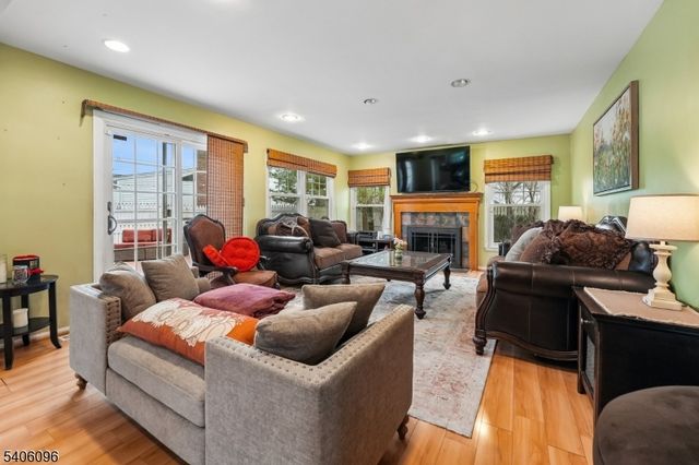 9 Chipwood Lane, North Brunswick Twp., NJ 08902