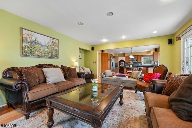 9 Chipwood Lane, North Brunswick Twp., NJ 08902