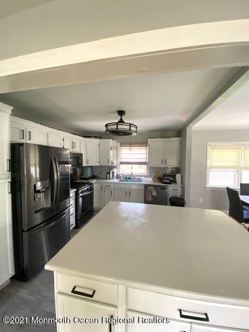 600 W Park Avenue, Oakhurst, NJ 07755