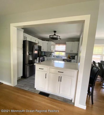 600 W Park Avenue, Oakhurst, NJ 07755