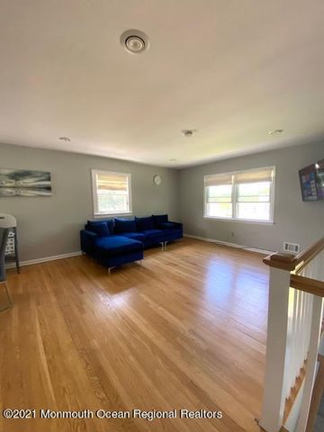600 W Park Avenue, Oakhurst, NJ 07755