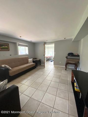 600 W Park Avenue, Oakhurst, NJ 07755