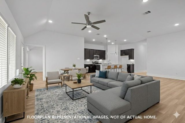 2119 Lone Bronco Boulevard, Rosenberg, TX 77471