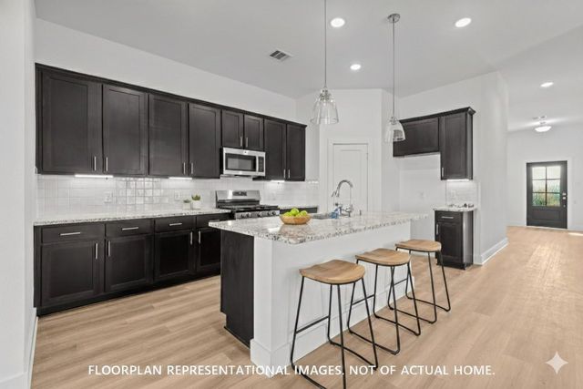 2119 Lone Bronco Boulevard, Rosenberg, TX 77471