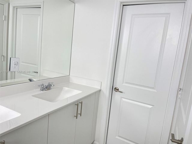 1427 SE 7th Ter 1427, Homestead, FL 33034