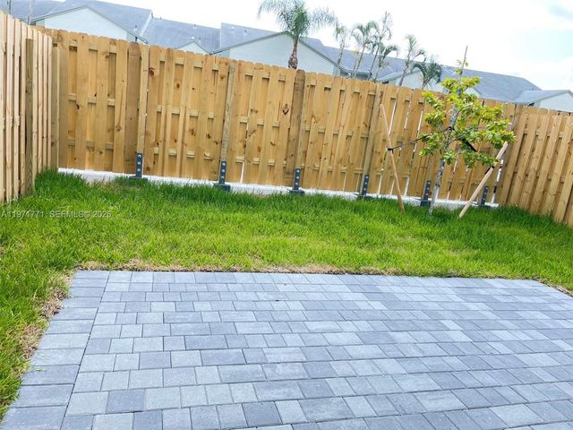 1427 SE 7th Ter 1427, Homestead, FL 33034