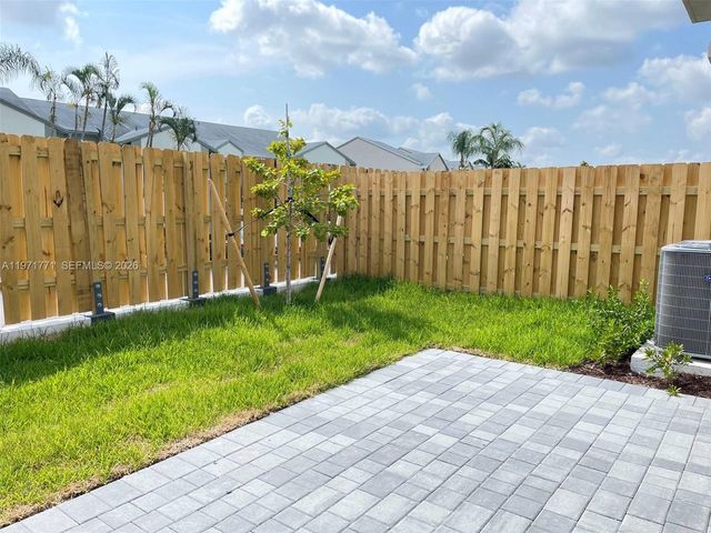 1427 SE 7th Ter 1427, Homestead, FL 33034