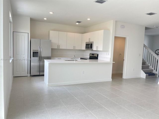 1427 SE 7th Ter 1427, Homestead, FL 33034