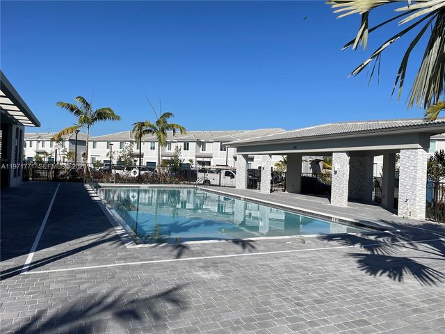 1427 SE 7th Ter 1427, Homestead, FL 33034