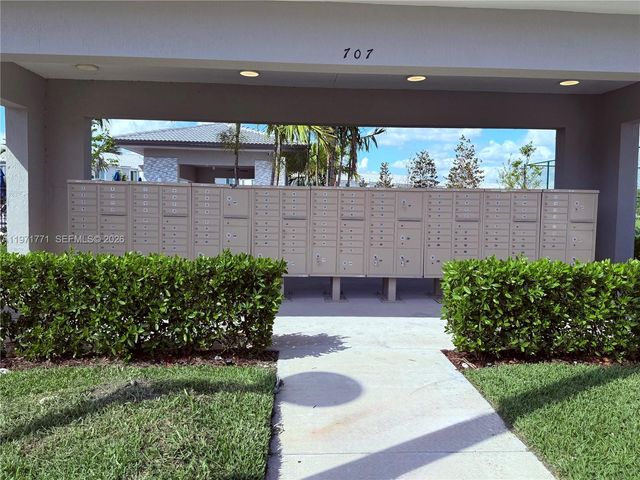 1427 SE 7th Ter 1427, Homestead, FL 33034