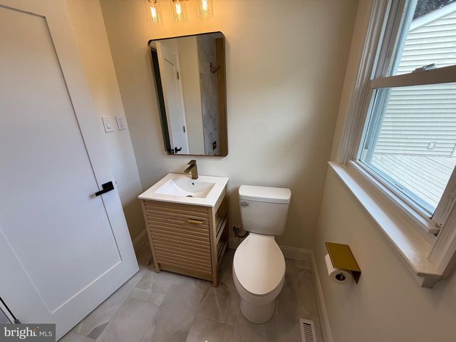 27 TEMPLE AVE, Stratford, NJ 08084